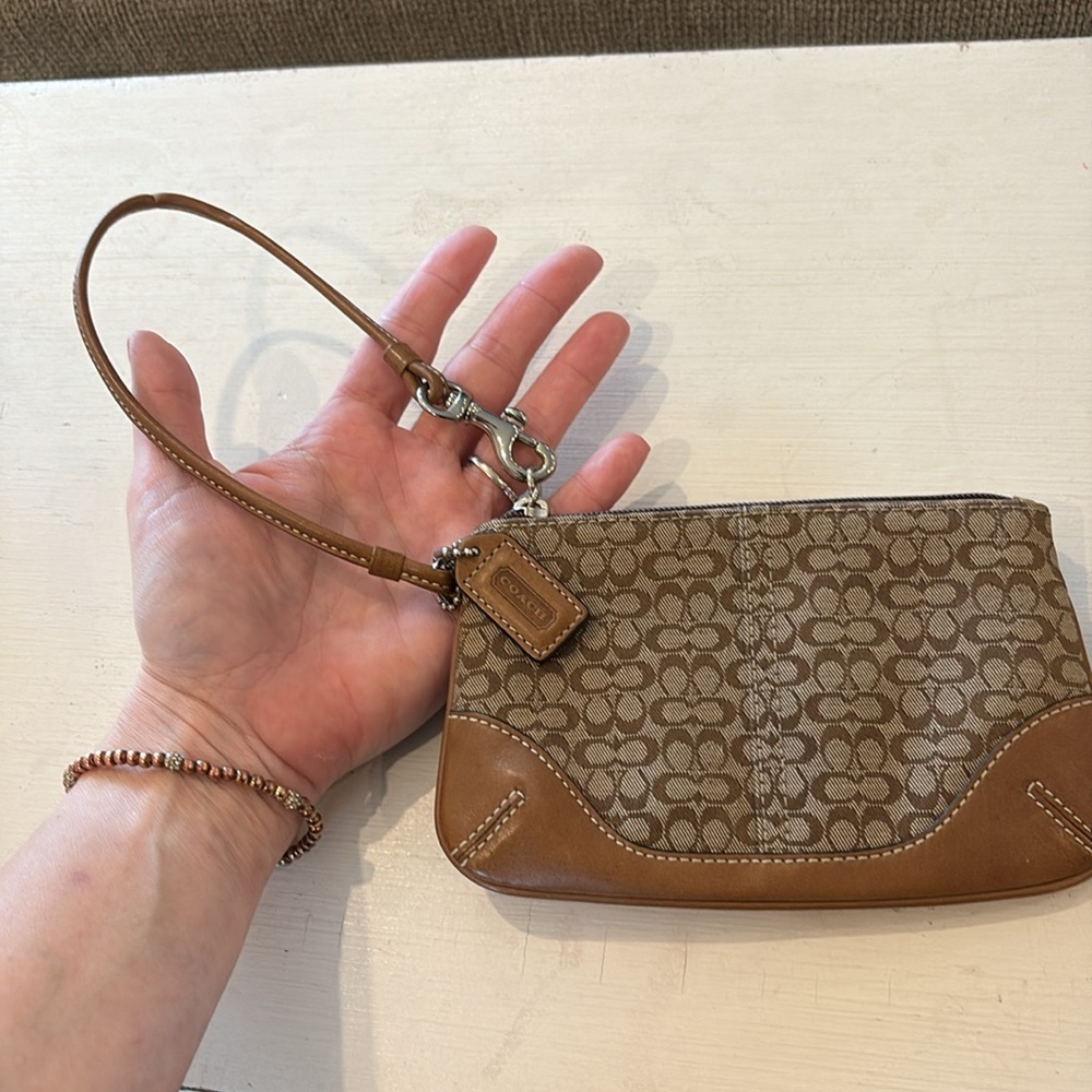 Coach wristlet - Picture 2 of 3